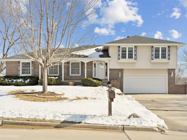 4325 98th St, Urbandale, IA 50322