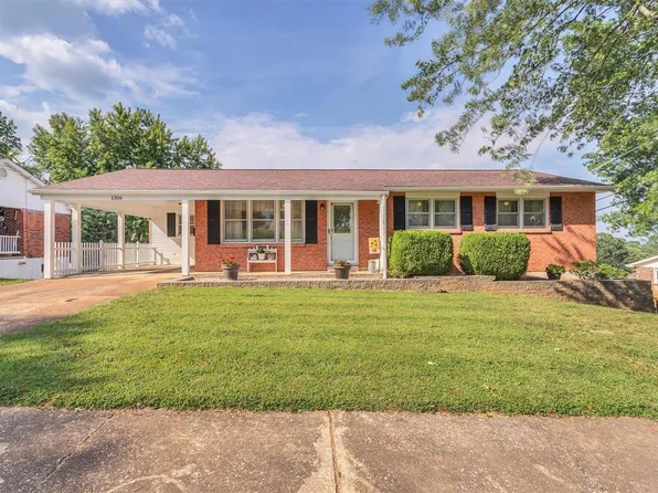 1316 W Mineral St, De Soto, MO 63020