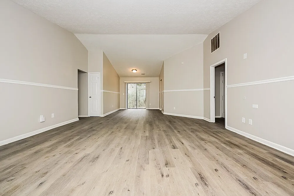 3 bed, 2.0 bath, 1492 sqft, $2,410 — Photo 4
