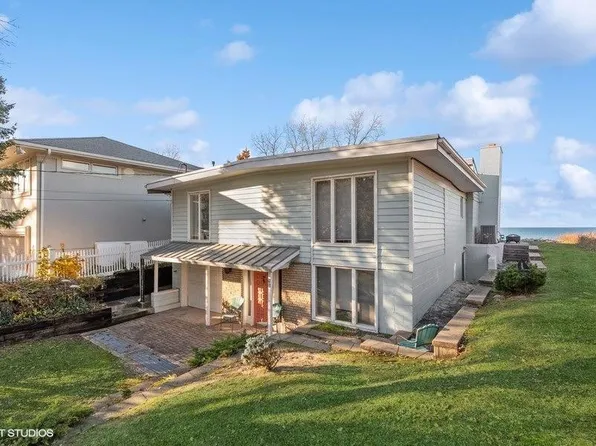 32 Shore Dr, Portage, IN 46368