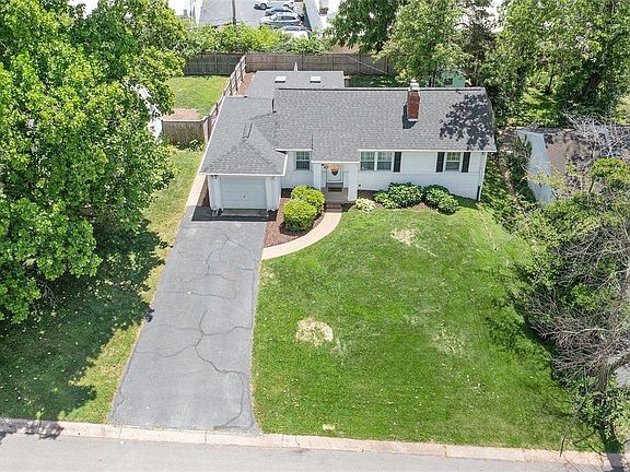 4th image of 170 Doorack Ln
