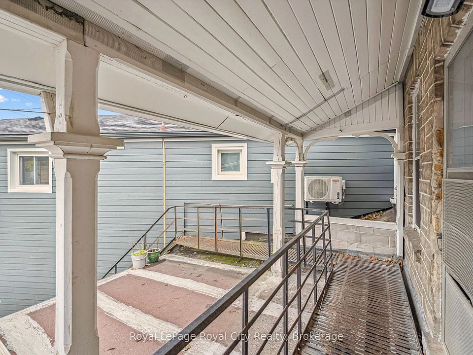 Building Photo 3