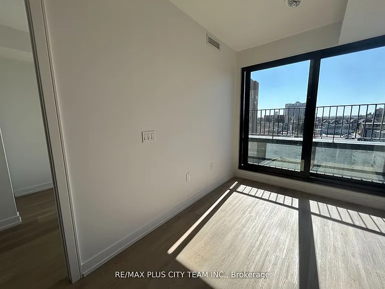 1 Jarvis St E #527 — Photo 2