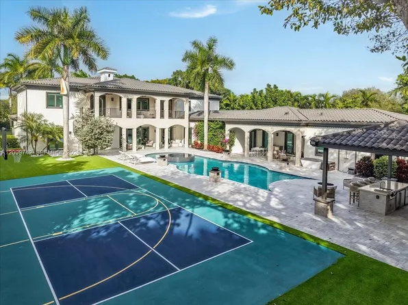 (undisclosed Address), Pinecrest, FL 33156