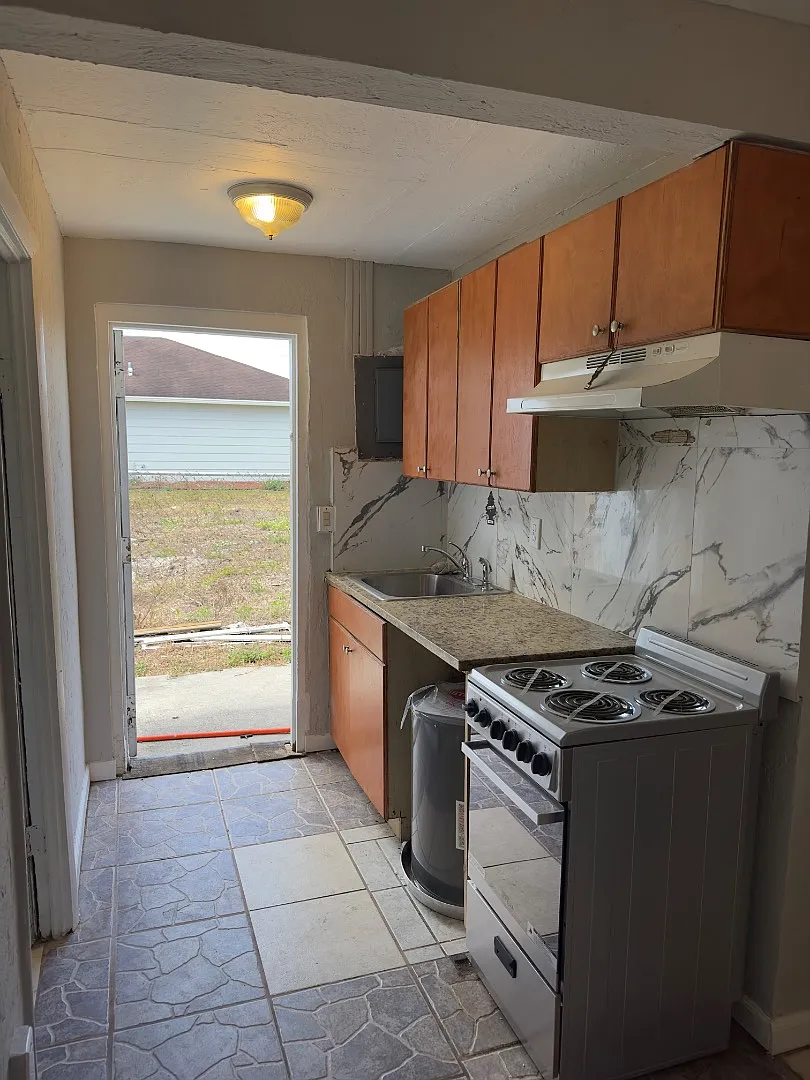 3308 Handy Ct - 3308 Handy Ct #2 — Photo 2