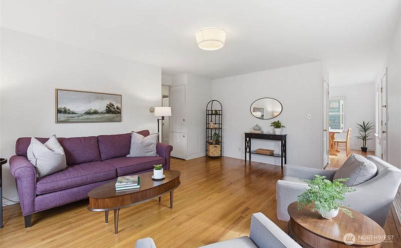 4th image of 3444 34th Avenue W