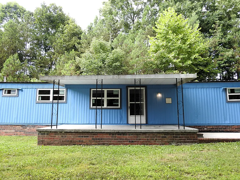 1238 Double South Rd — Photo 2