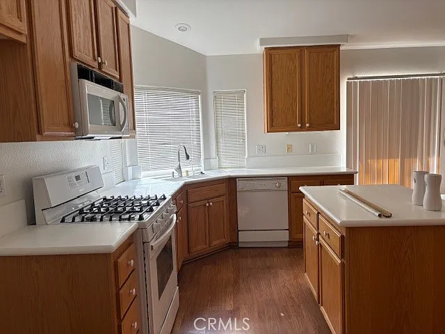 1066 Birch Ln — Photo 5