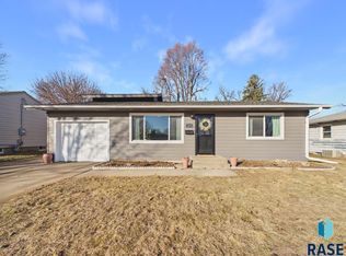 1313 S Riverdale Rd, Sioux Falls, SD 57105