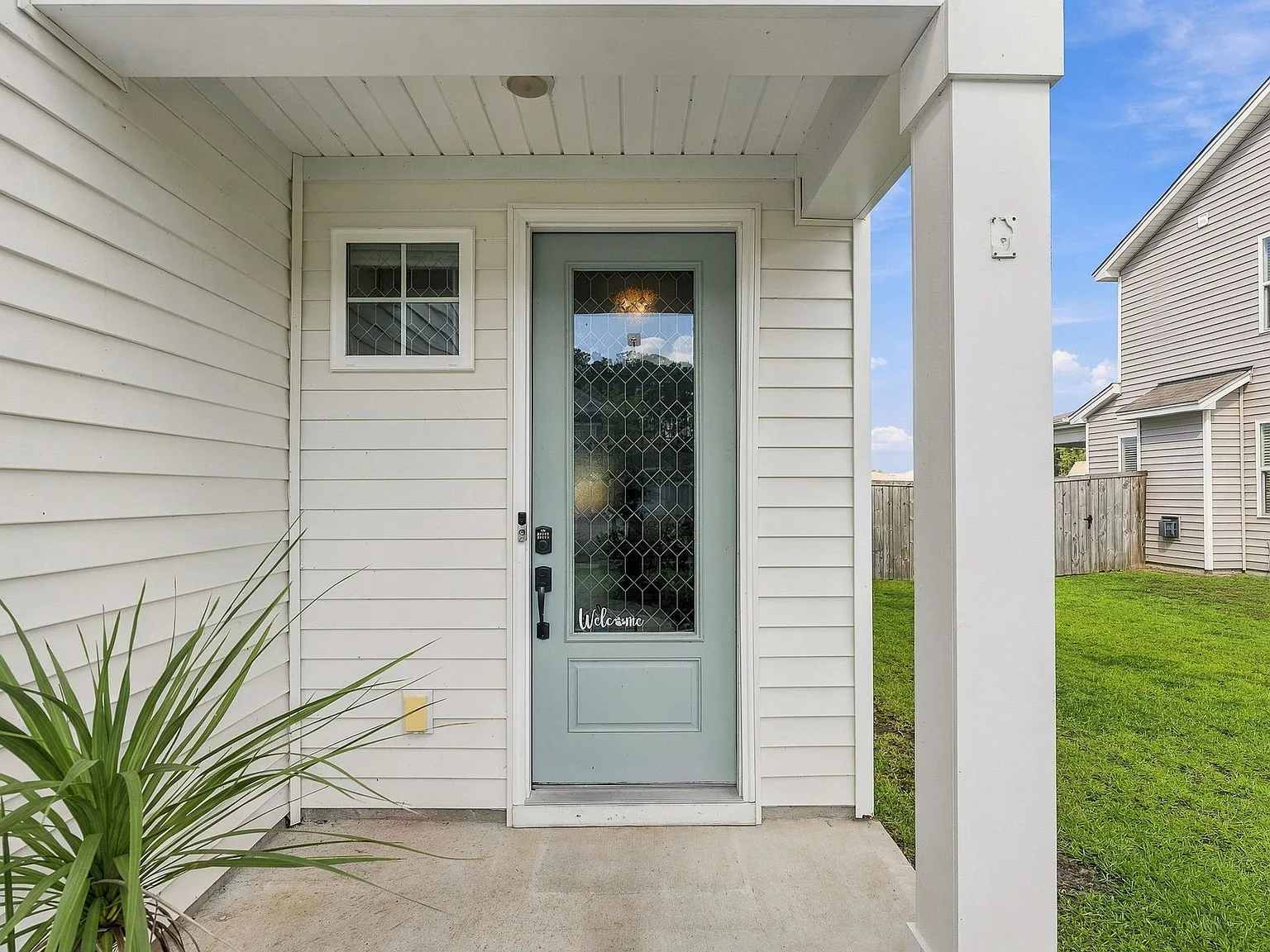 4 bed, 2.5 bath, 2600 sqft, $2,700 — Photo 4
