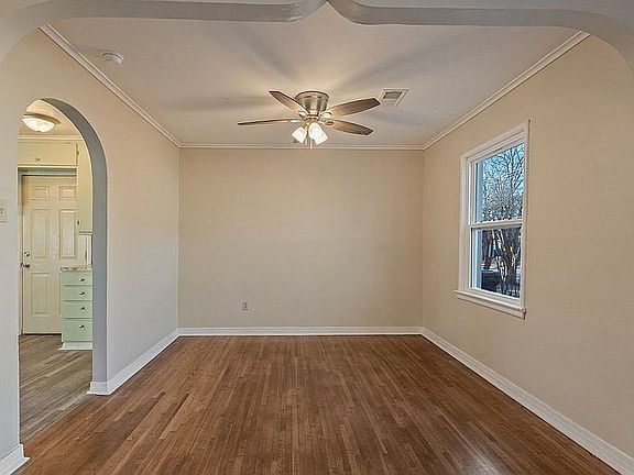 3rd image of 3904 Park Ave