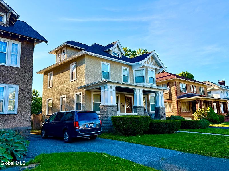 3rd image of 831 Wright Avenue