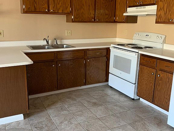 4th image of 450 Woonasquatucket Ave APT 3