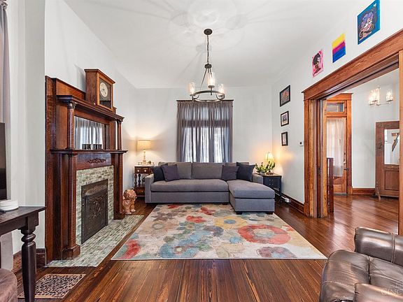 3rd image of 1735 Ella St