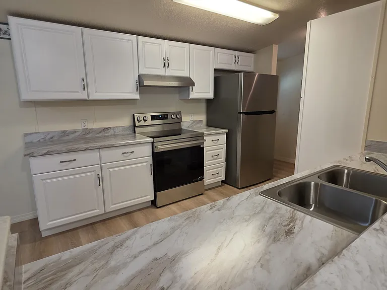29548 Benjamin Dr — Photo 16