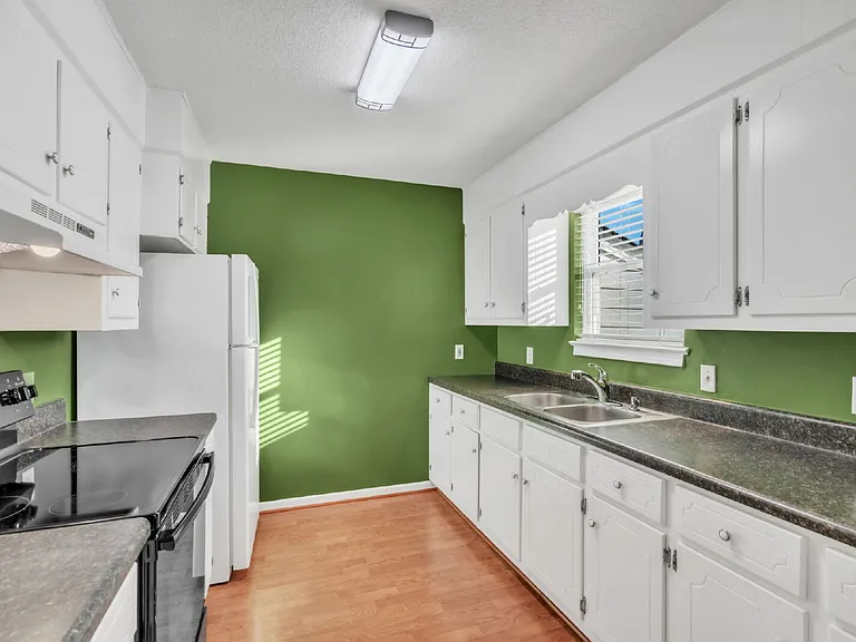 18 Genesis Ct #A — Photo 12