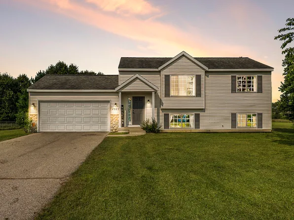 4925 Whitefish Woods Dr, Pierson, MI 49339