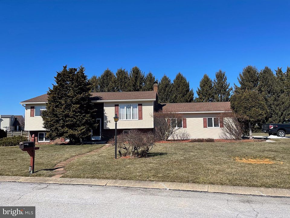 1st image of 265 Vincent Dr