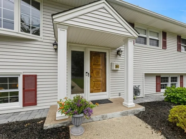 129 Clinton Ave, Hillsdale Boro, NJ 07642