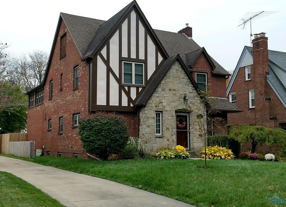 1st image of 2352 Meadowwood Dr