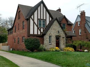 2352 Meadowwood Dr, Toledo, OH 43606
