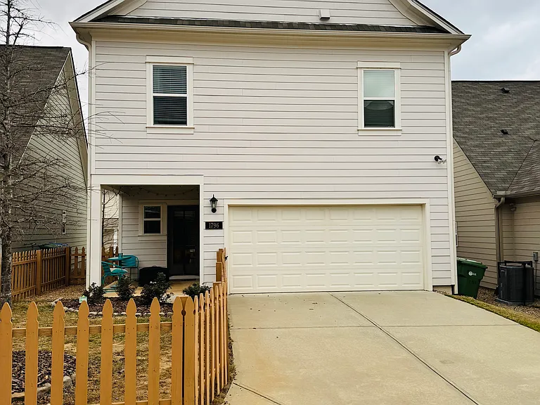 1796 Sanford Ln NW — Photo 2