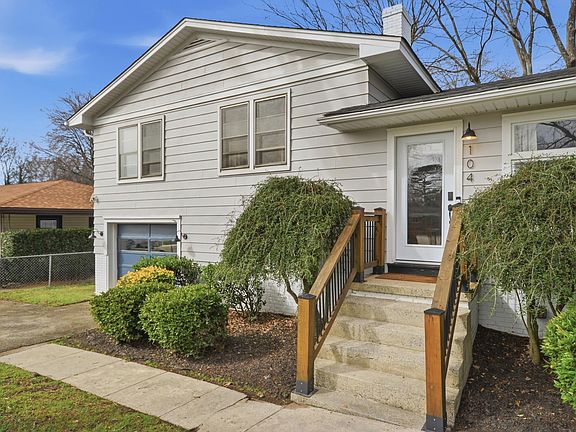 3rd image of 104 Farmington Rd