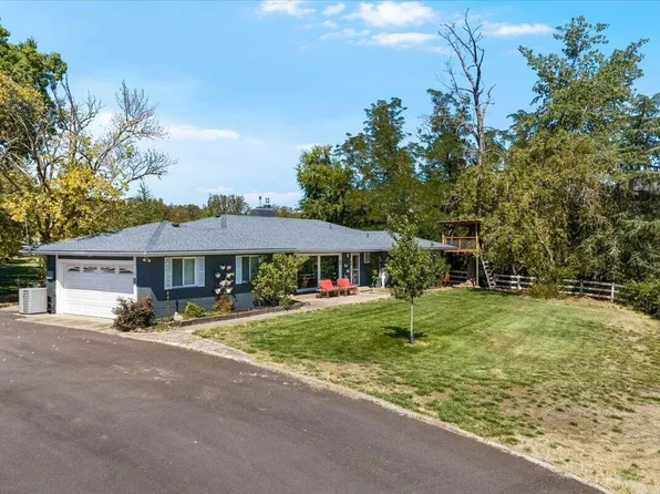 120 Hammel Rd, Eagle Pt, OR 97524