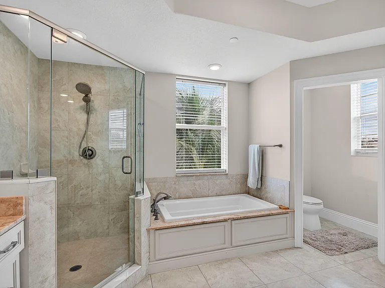 834 Bay Colony Dr S — Photo 22