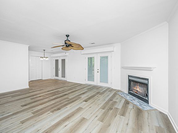 5th image of 7940 Parklane Ct APT B