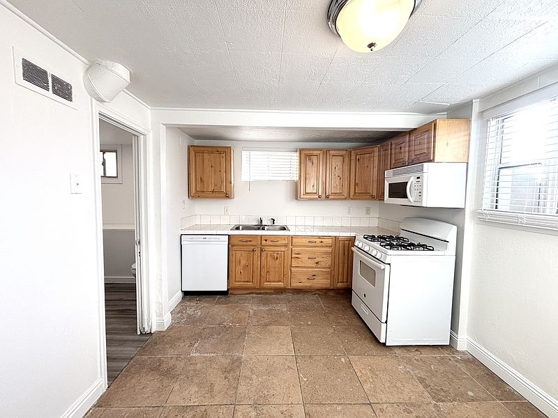 1st image of 119 E Leslie Ave APT 3