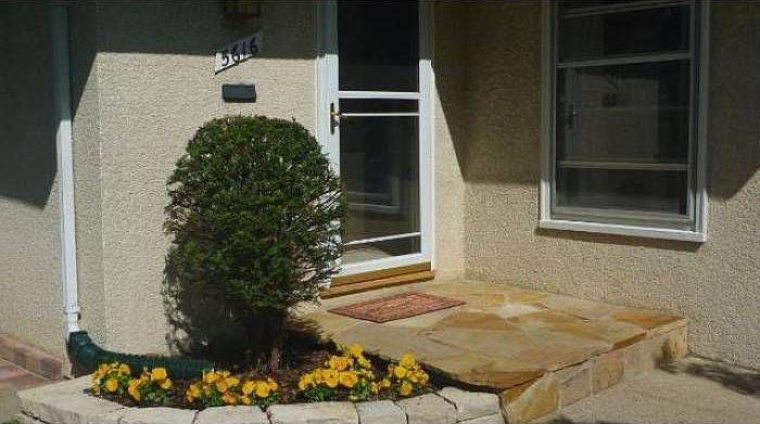Tiled stoop