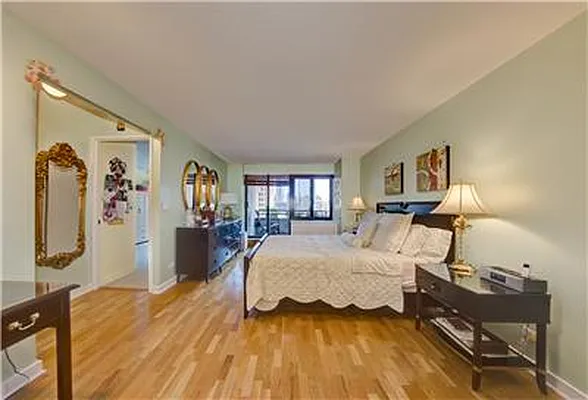 Sold by (Legacy) Elegran | media 12
