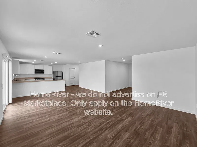 3 bed, 2.0 bath, 1656 sqft, $1,655 — Photo 3