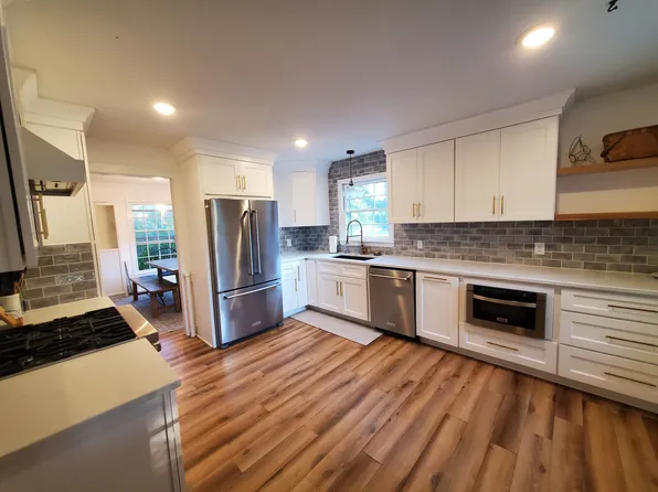 226 Star Hill Dr, Cape Carteret, NC 28584