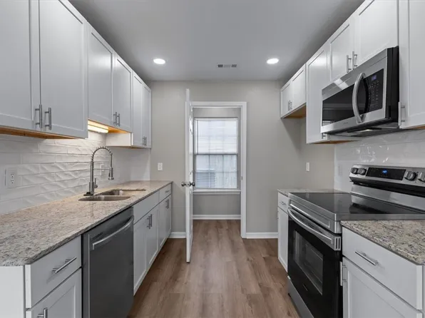 1009 Flynt St, Siloam Springs, AR 72761