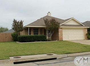 3701 Periwinkle Dr, Fort Worth, TX 76137