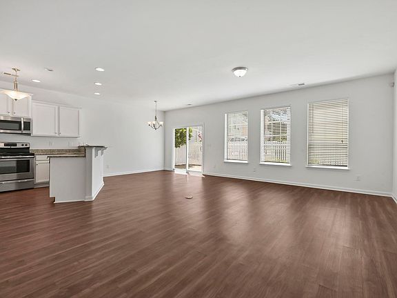 3rd image of 6806 De Lago Ct.