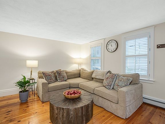 5th image of 31-35 Warren St Unit 2