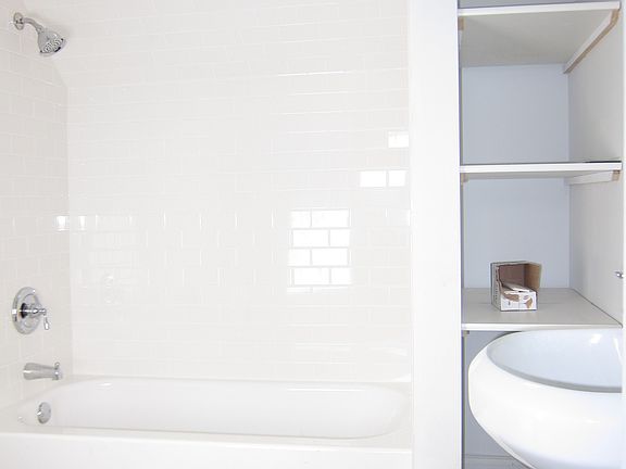 3rd image of 3112 W Diversey Ave #3