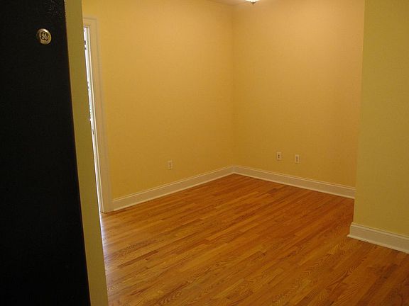 2nd image of 570 W 204th St APT 3M