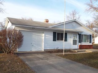 304 W Cox Dr, Fort Wayne, IN 46807