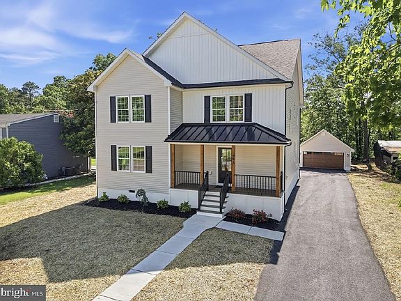 2nd image of 83 Lakeshore Dr