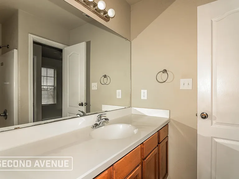 5541 Candace St — Photo 13
