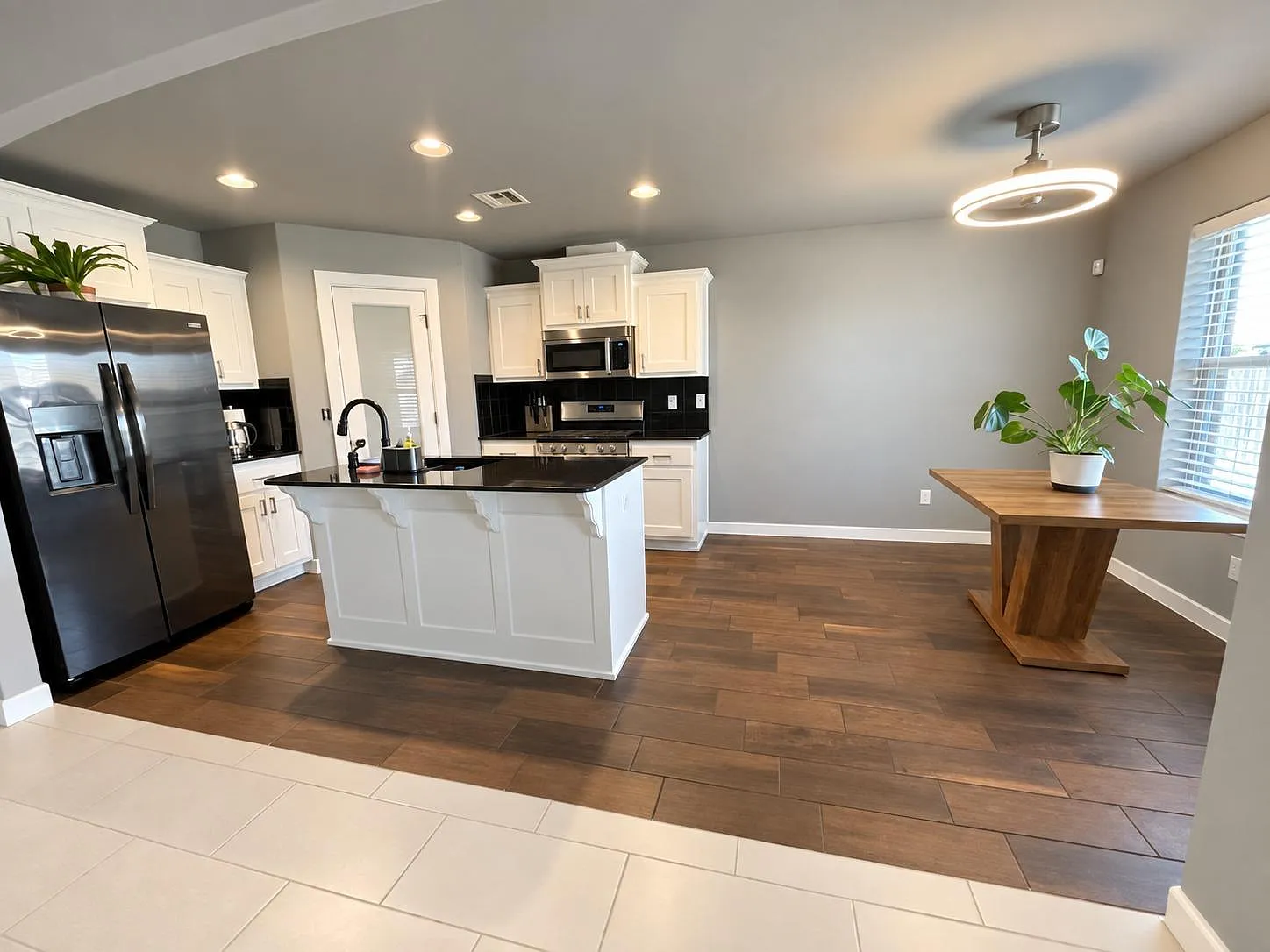 4 bed, 2.5 bath, 1830 sqft, $2,200 — Photo 1