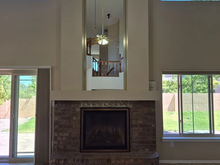 9121 Ridgefield Ave NE — Photo 21