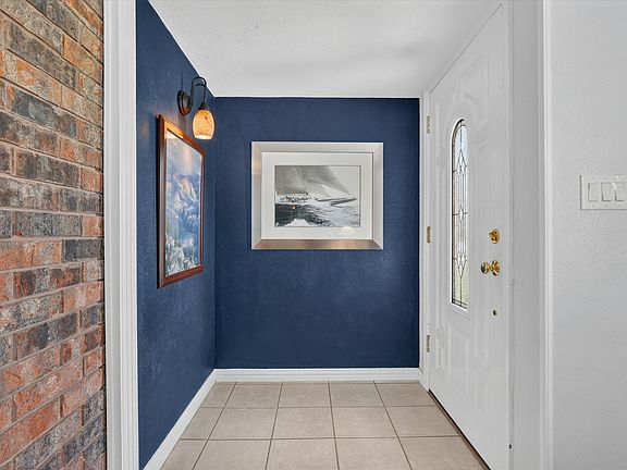 5th image of 2910 Flagstone Dr
