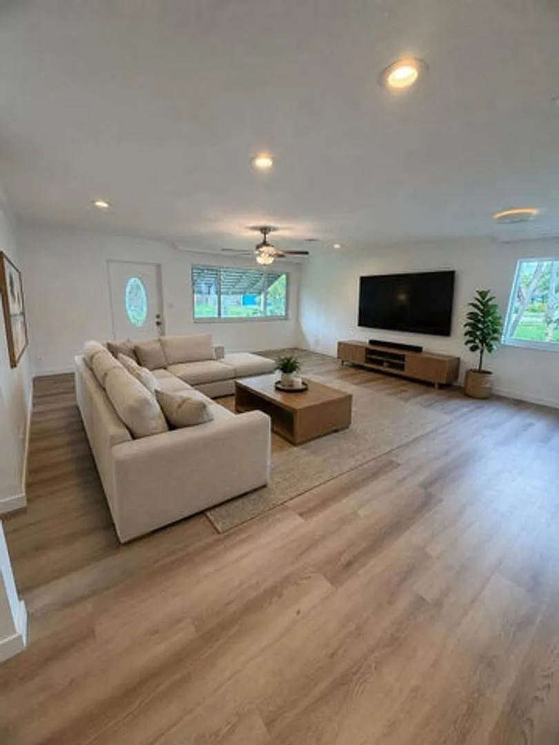 1117 SE 5th Street, Deerfield Beach, FL 33441 - 5925 — Photo 4