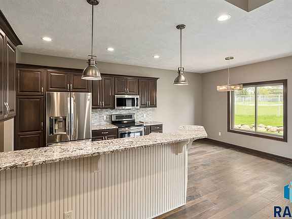 5th image of 2232 E Stone Pointe Cir