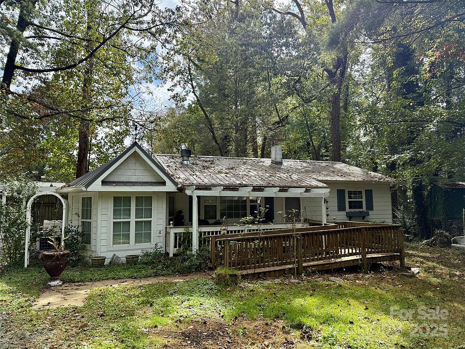 1st image of 528 Glasgow Ln